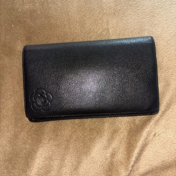CHANEL Black Leather Camellia Bifold Wallet - Picture 11 of 11